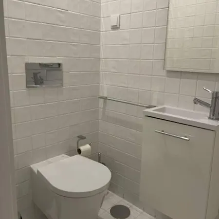 Apartment Modern 1 Bedroom Center *