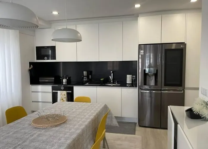 Modern 1 Bedroom Center Appartamento